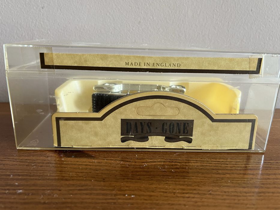 Sprzedam autko Rolls Royce Silver Ghost" z serii "Days Gone"  Lledo