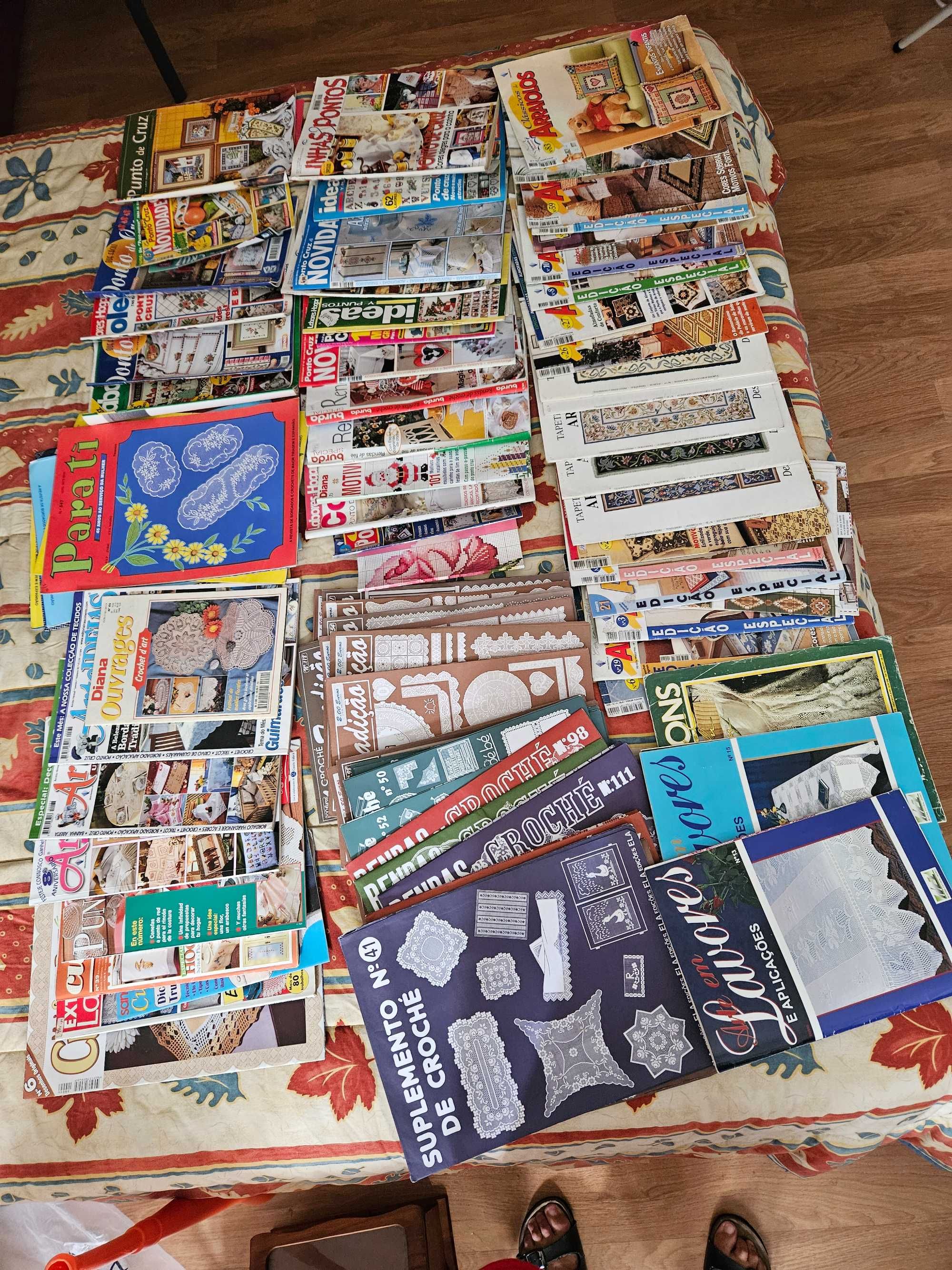 Revistas de crochet, Arraiolos,ponto de cruz e conjunto de agulhas