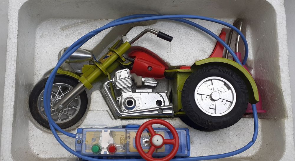 Brinquedo antigo japonês. Bandai