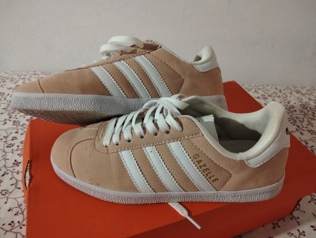 Adidas galleze falsa , rosa claro 38