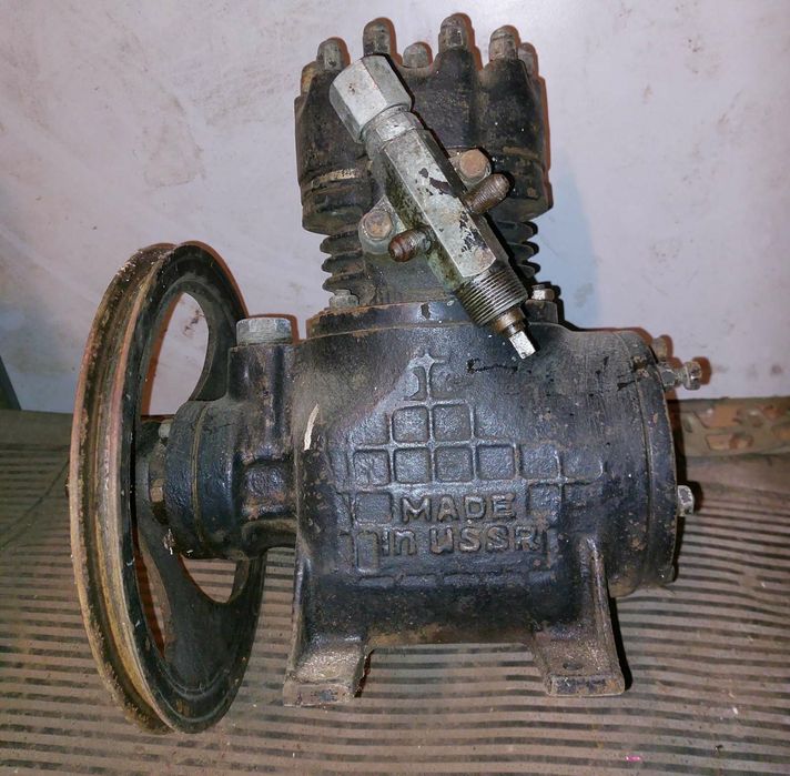 Продам компрессор бу