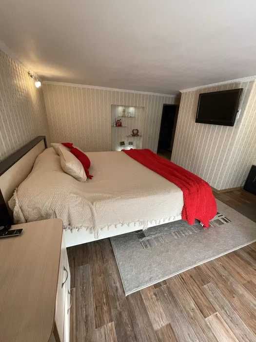 Продається затишна двохрівнева квартира по вул. Кравчука