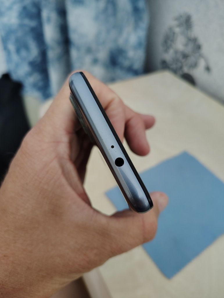 Motorola g60, почти в идеальном состоянии