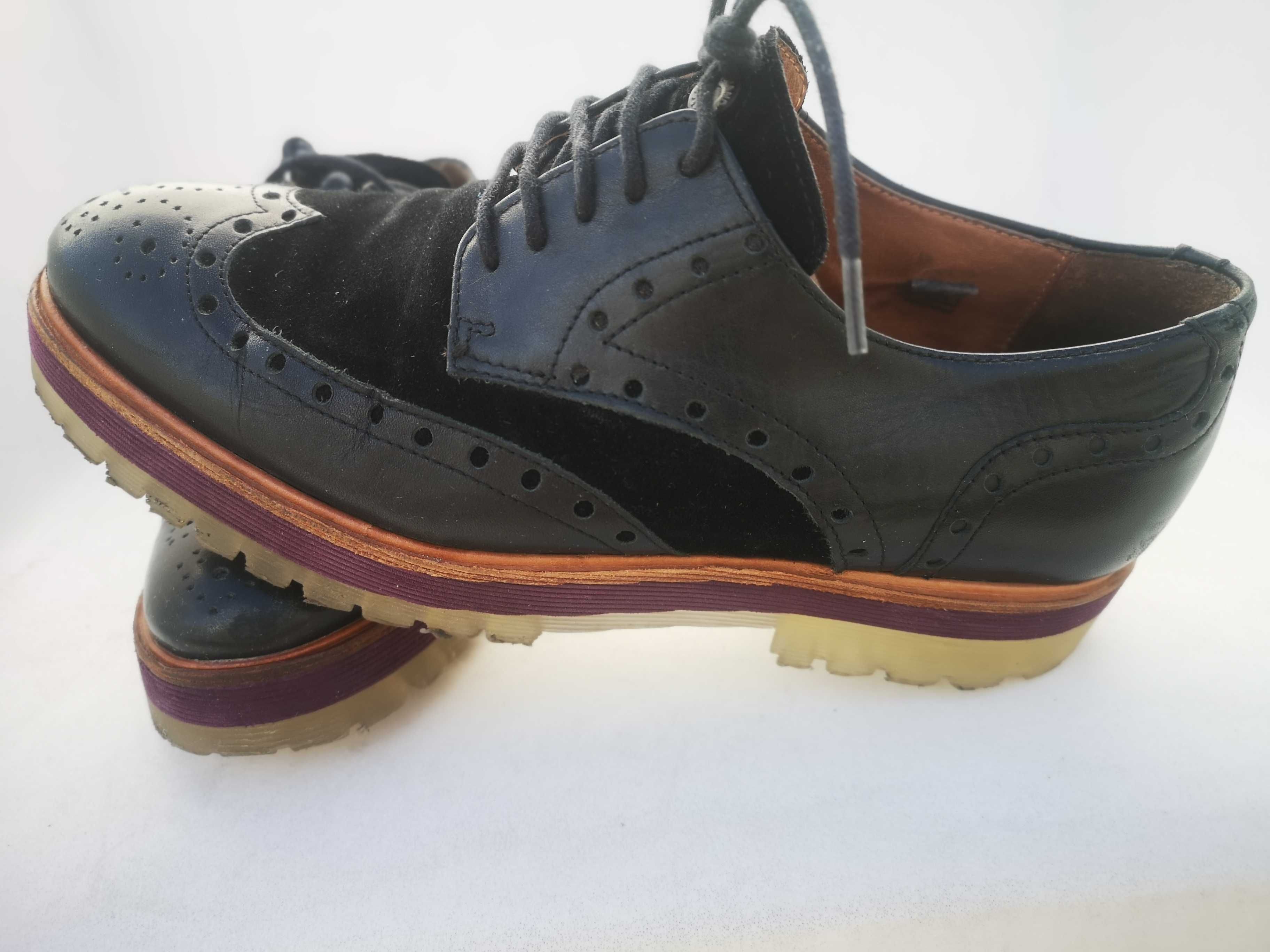 Sapatos Chelsea Oxford preto em pele verdadeira