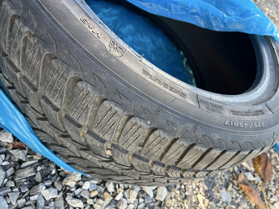 Opony zimowe 225/45 r17 komplet