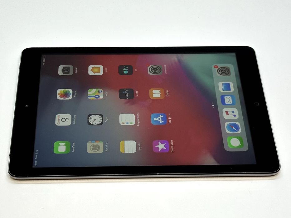 Zadbany iPad Air A1475 16GB model lte / złącze sim .