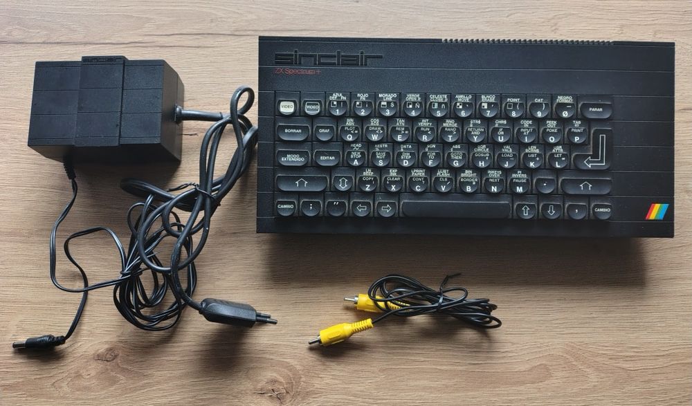 Rzadki ZX Spectrum+ Plus by Investronica + zasilacz i okablowanie