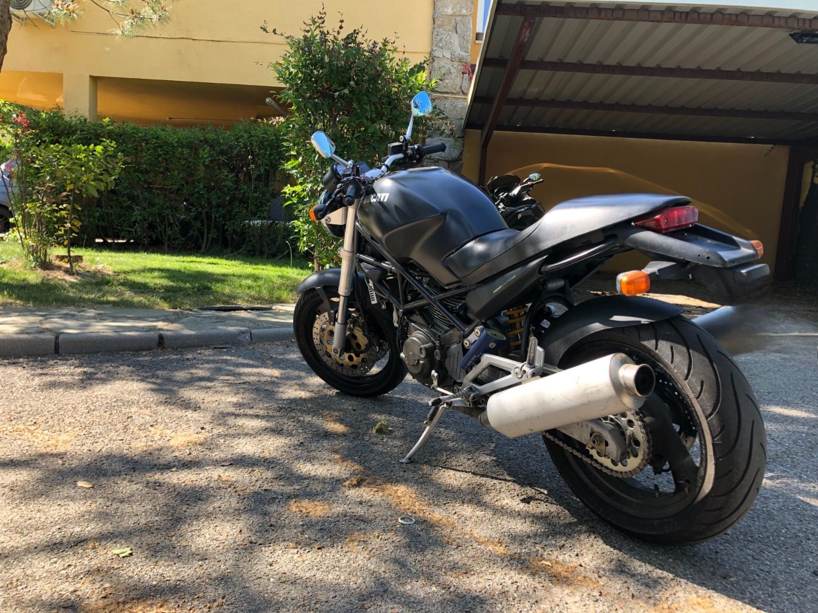 Ducati monster 750 Dark