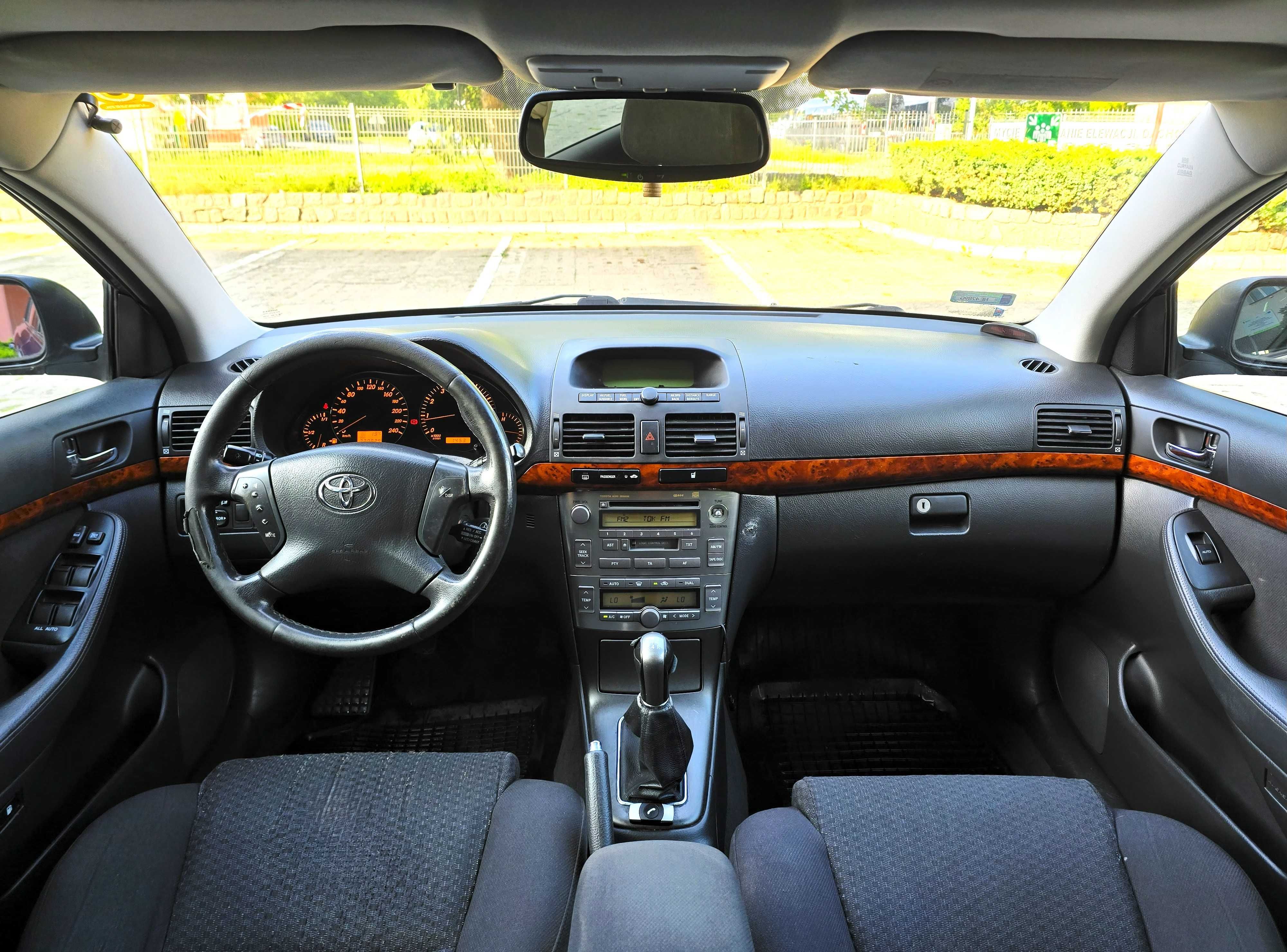 Toyota Avensis 2.0Benzynka 146KM Bogata  Wersja Wyposażenia 2005Rok
