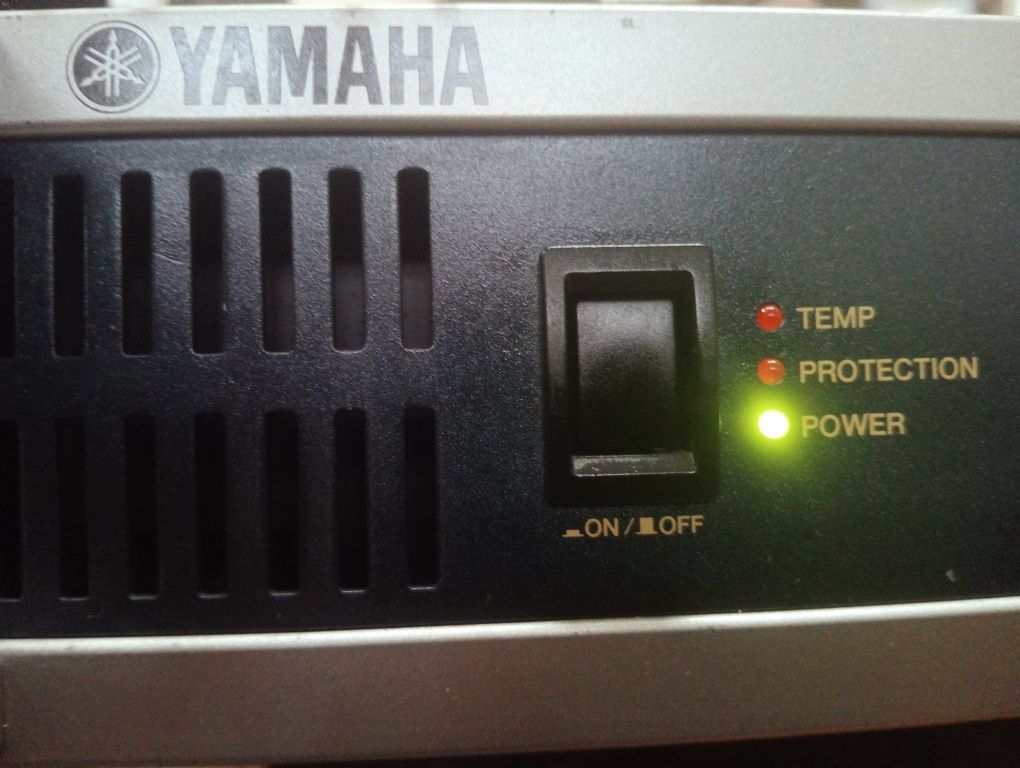 Amplificador Yamaha p2500S