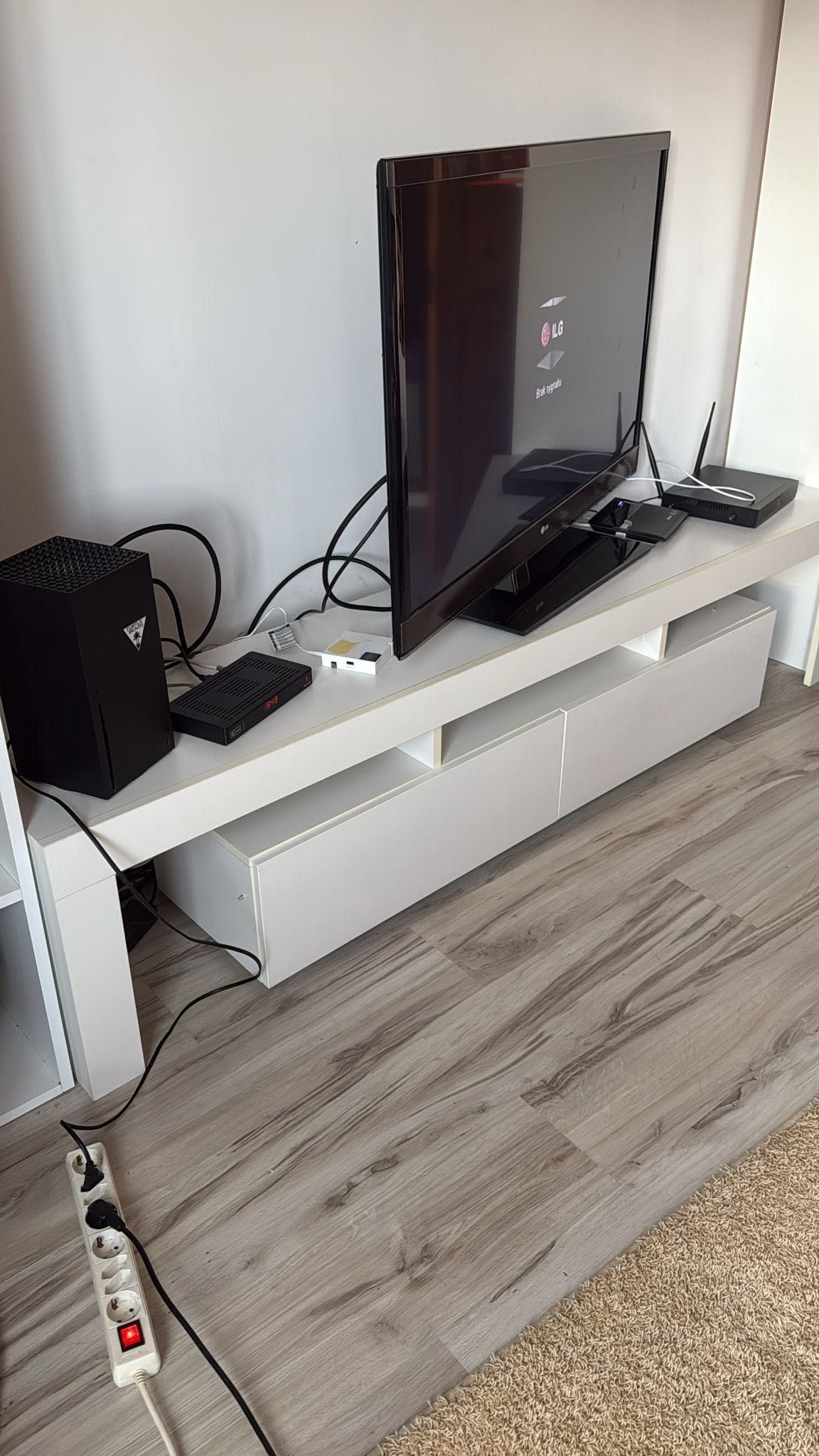 Szafka / komoda pod telewizor biała