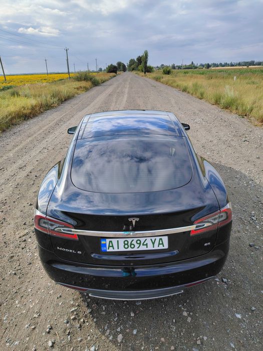 Tesla Model S 2014