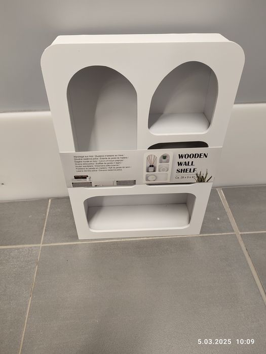 Nowa biała półka łazienkowa ścienna