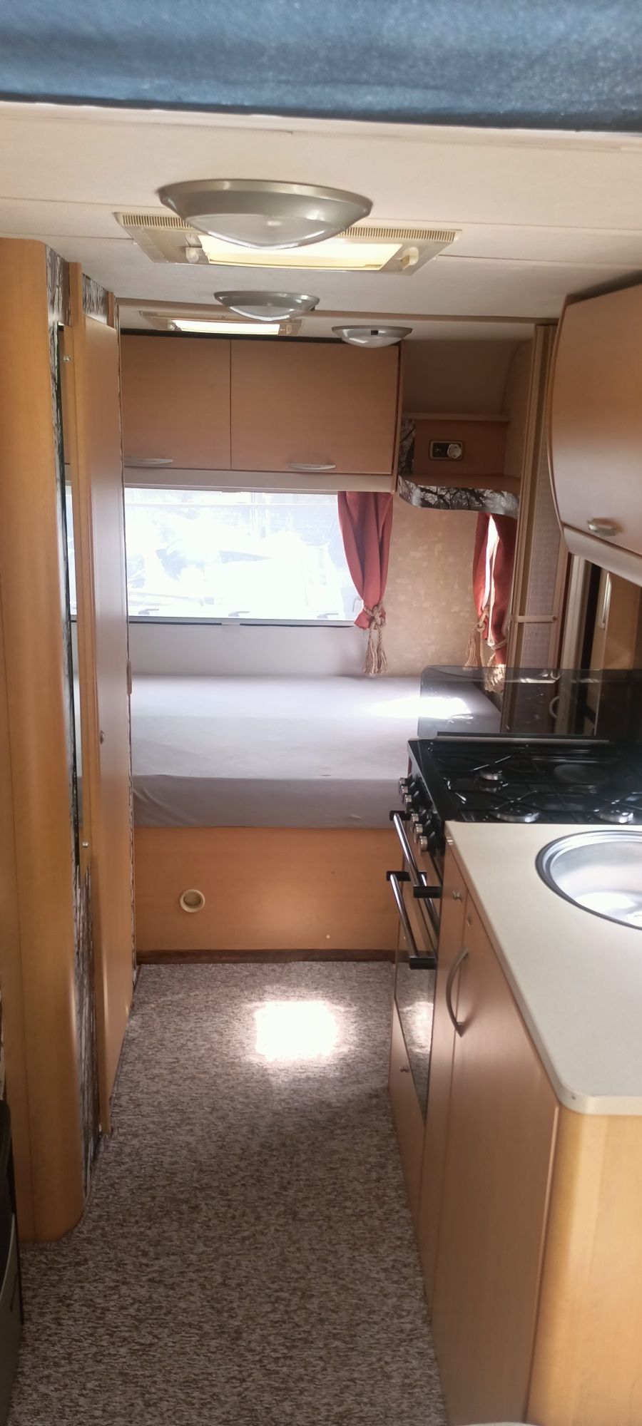 Przyczepa kempingowa wynajem klimatyzacja mover solar  4-5 osob