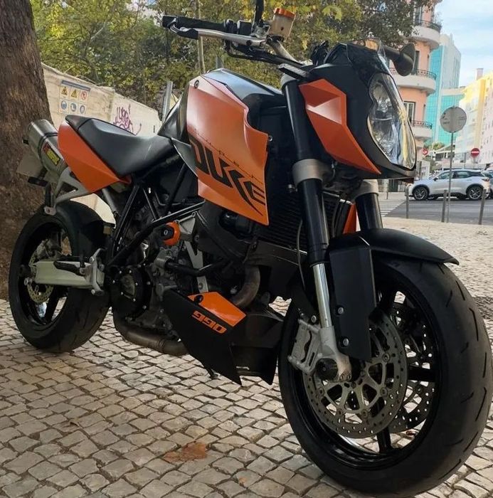 KTM SuperDuke  990 Orange