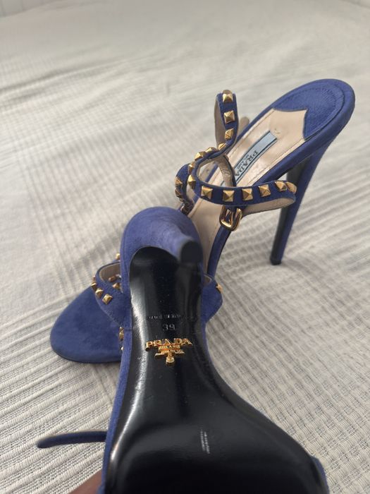 Sapatos de salto