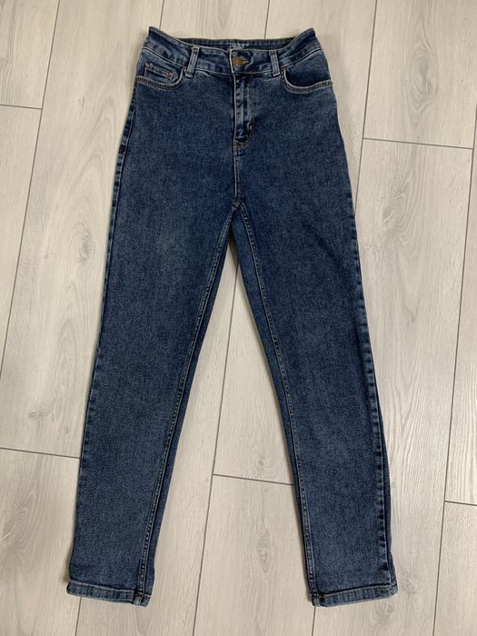 Джинсы 25-25 размер