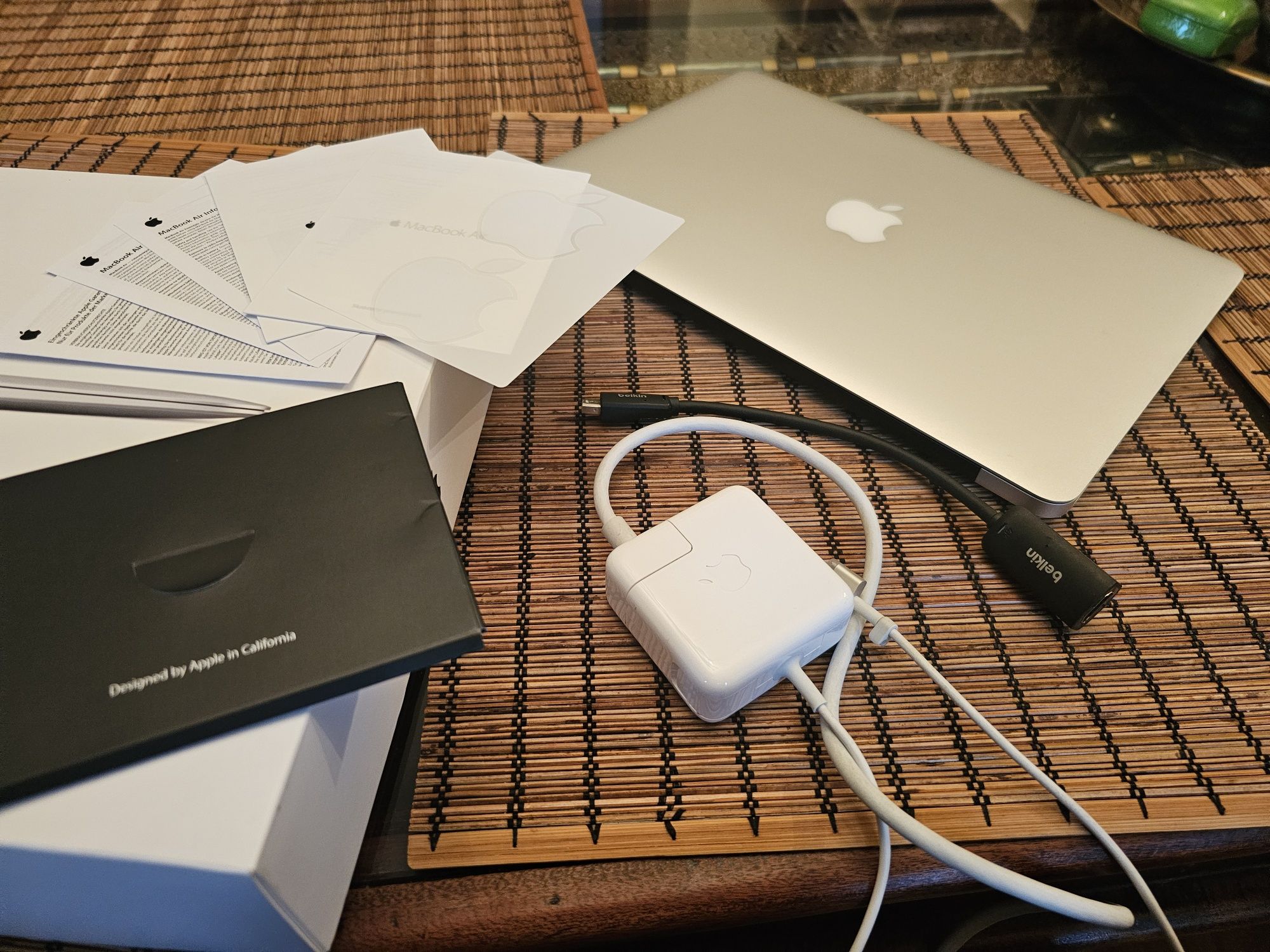 Komputer notebook laptop Macbook Air i5 4gb 128gb 13.3