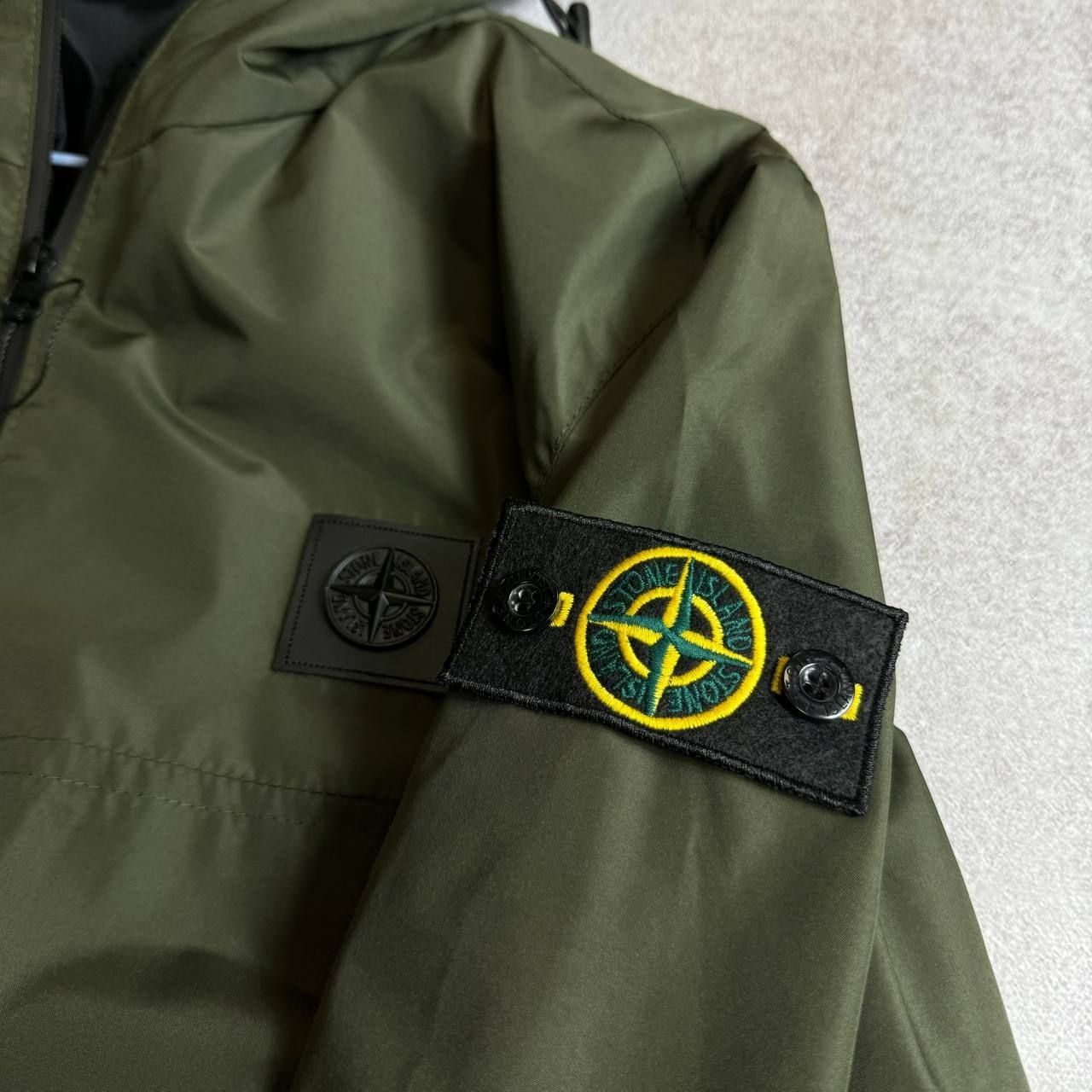 НОВЫЙ СЕЗОН ЕКСКЛЮЗИВ Мужская ветровка Stone Island - цвет хаки 2024