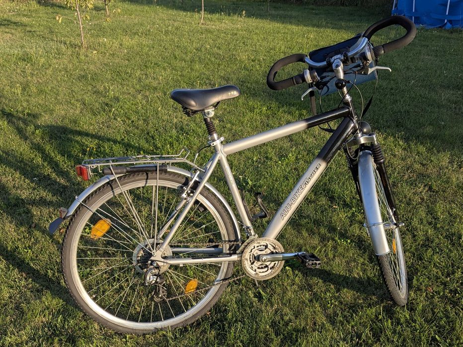 Rower Trekkingowy, aluminiowa rama, hamulce tarcze stan bardzo dobry.