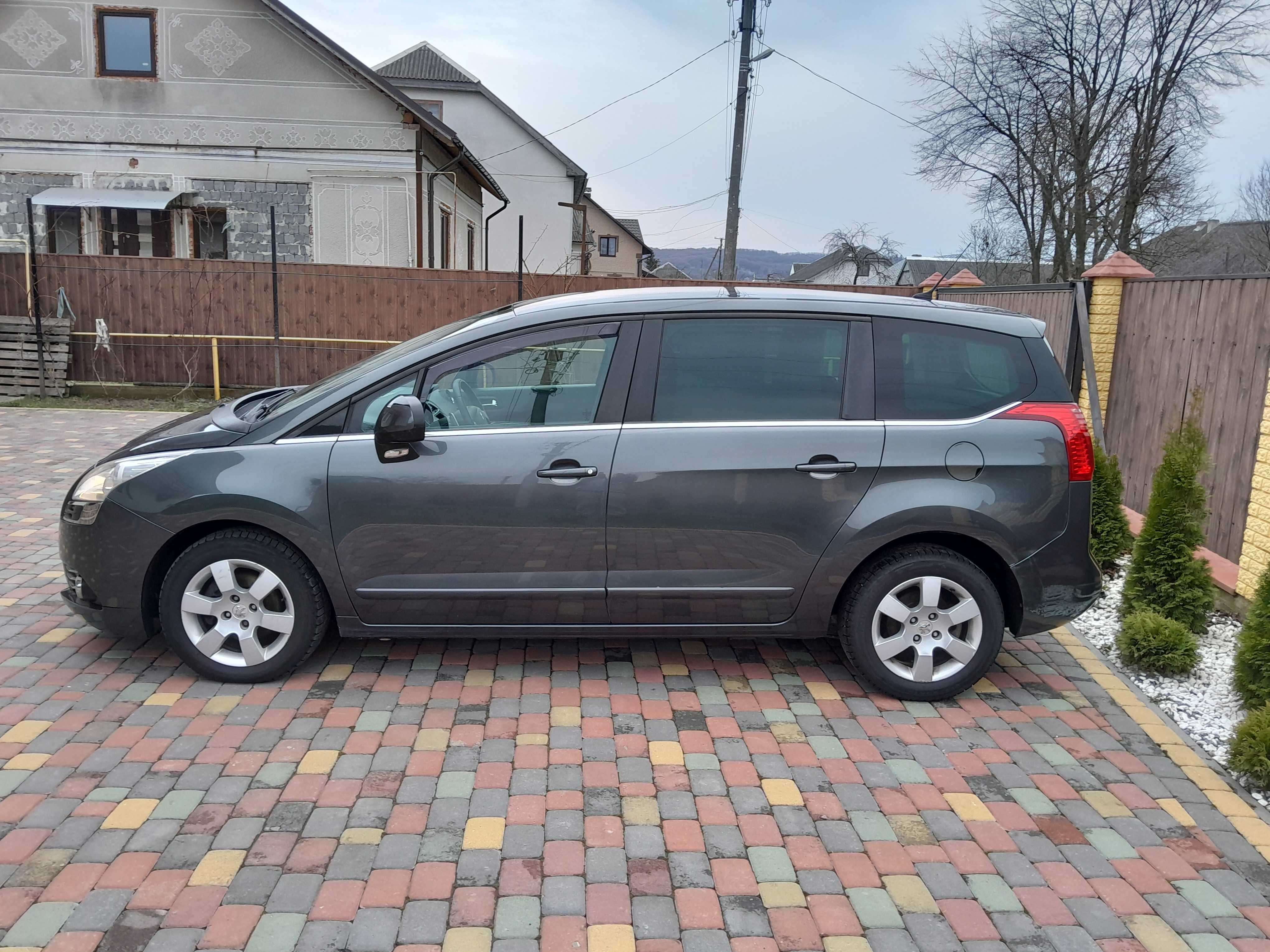 Peugeot 5008 1.6 e-HDI 84kw автомат 2013рік