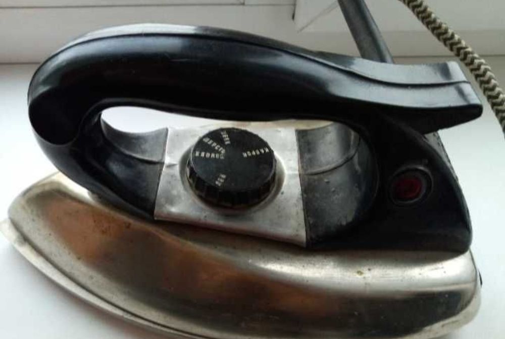Ретро Утюг 1976 года