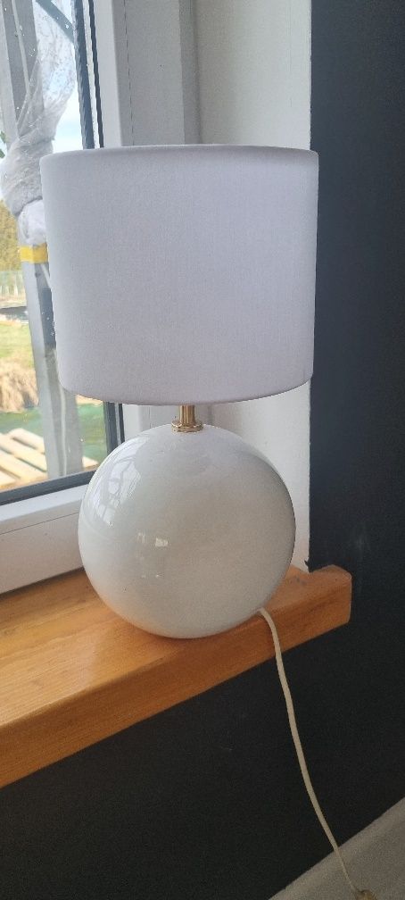 Lampa biała z kloszem