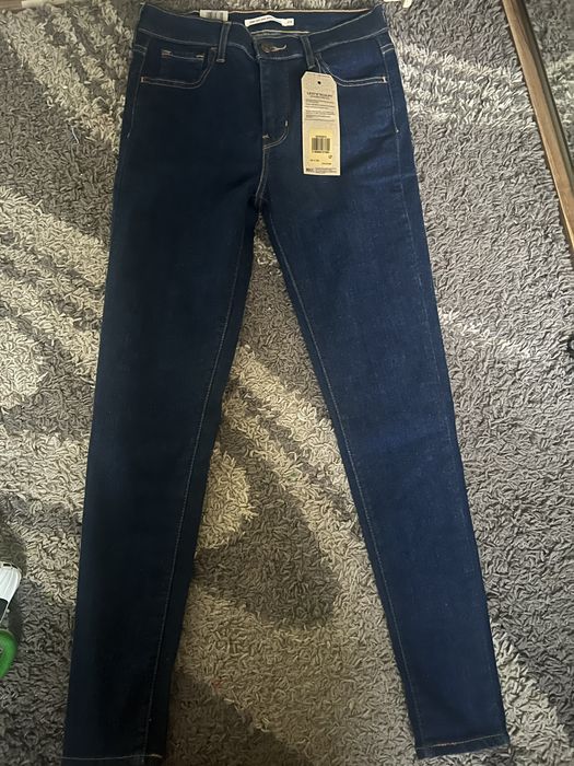 Jeansy damskie Levis nowe 26*28