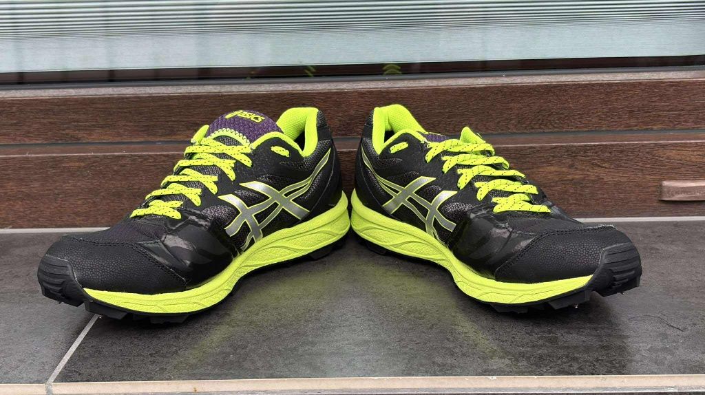 Asics Gel FujiSetsu 2 trekingowe buty z kolcami męskie 42 Gore-tex 
Ro