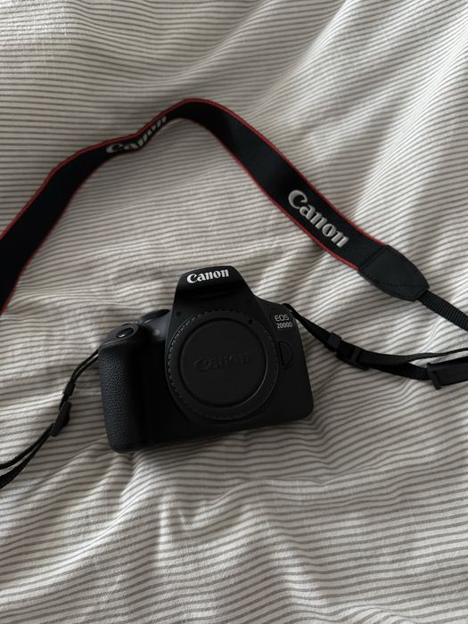 Canon 2000d EOS + Kit