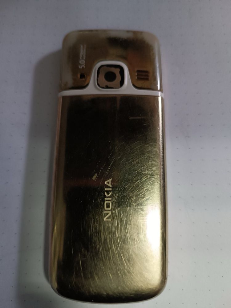Nokia 6700 Gold.