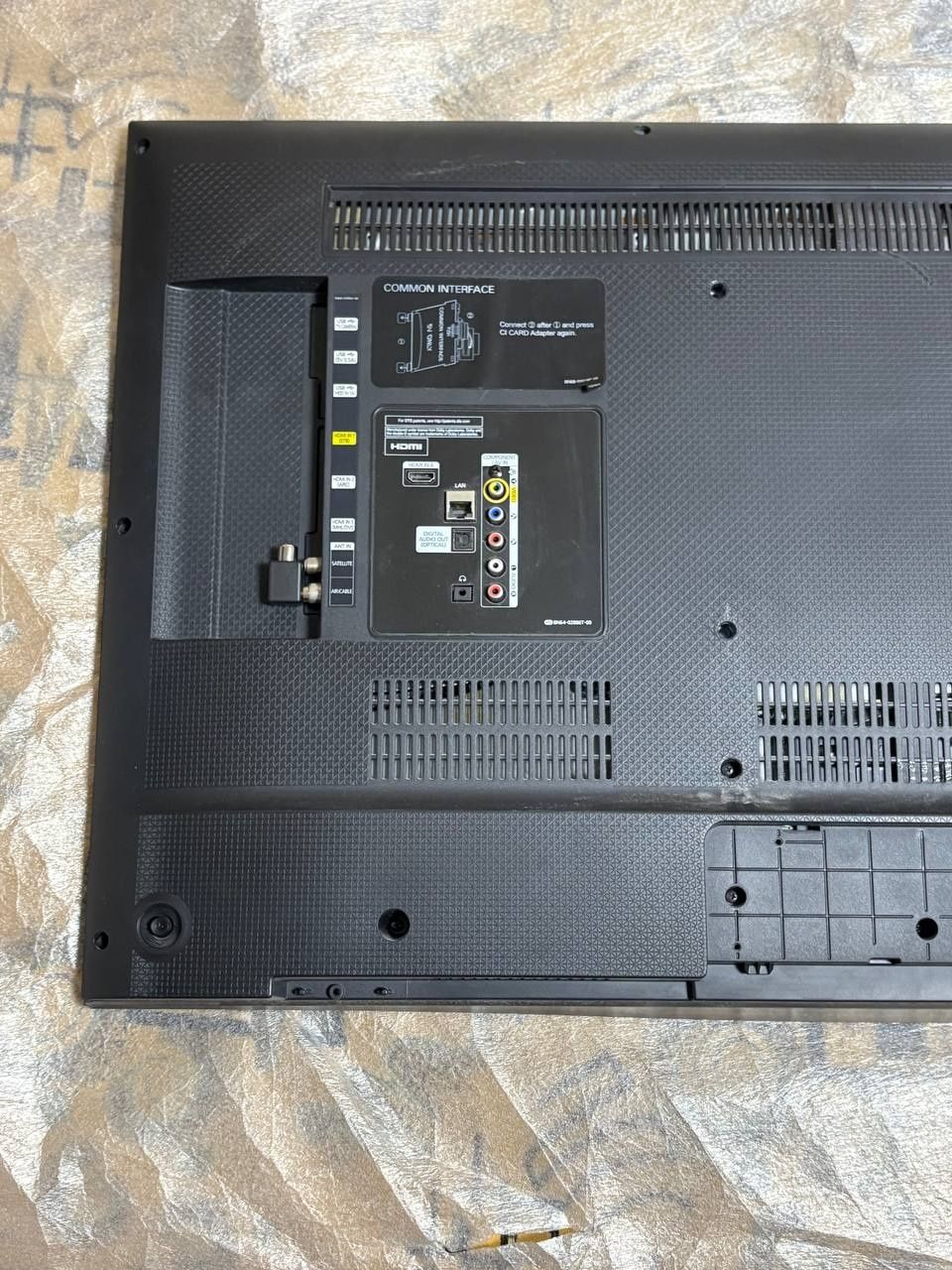 Телевізор LED Samsung EU40J6300AU