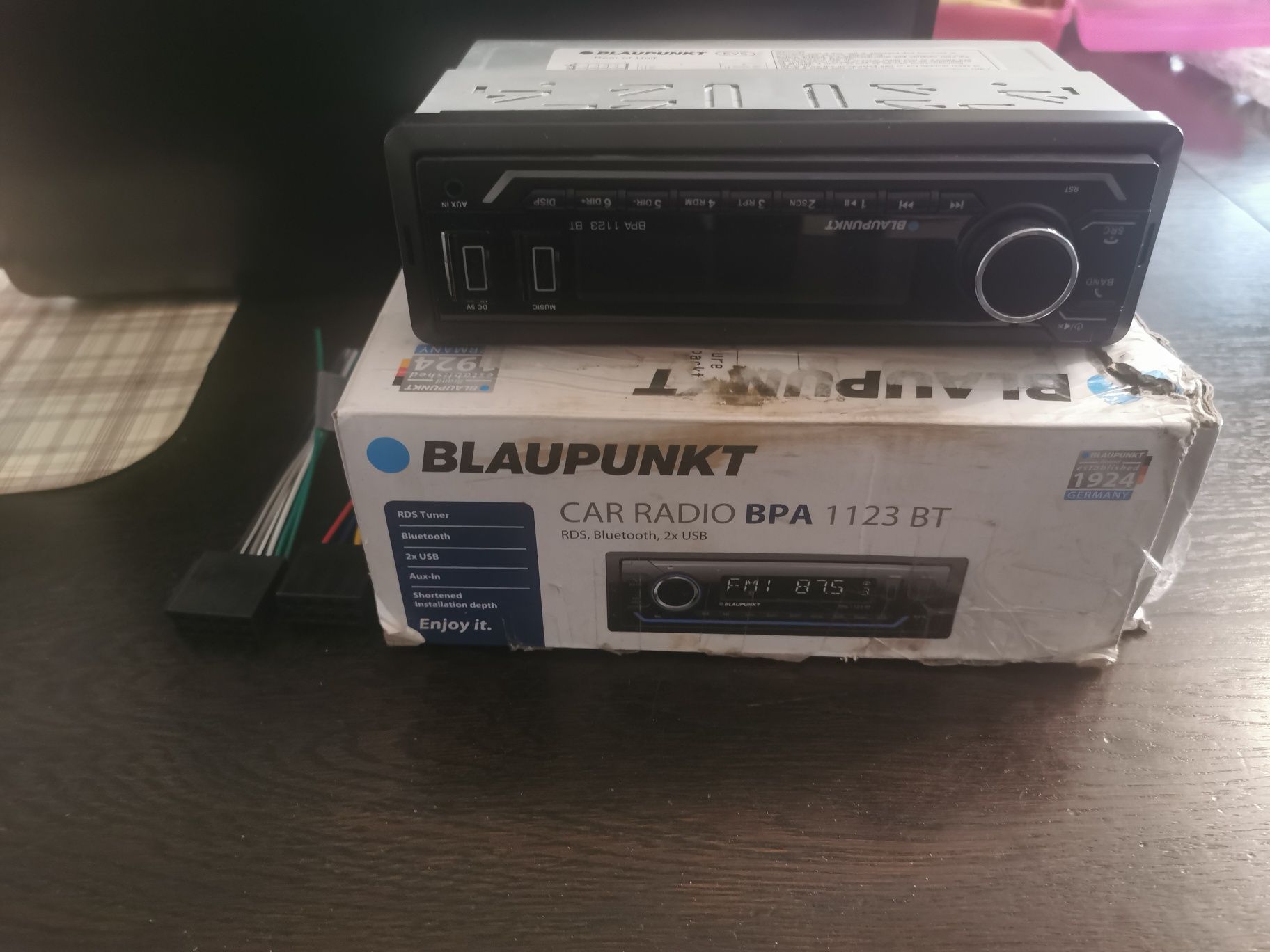 BLAUPUNKT BPA1123BT radio Bluetooth USB wielokolorowe podświetlenie