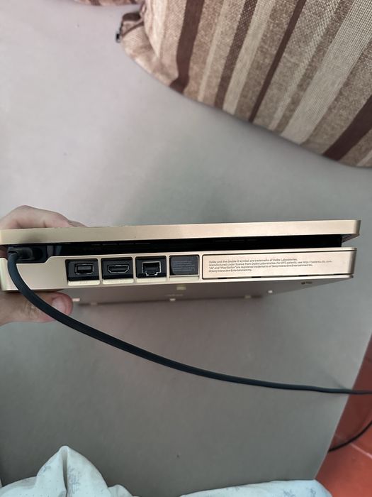 Плейстейшн 4 слім