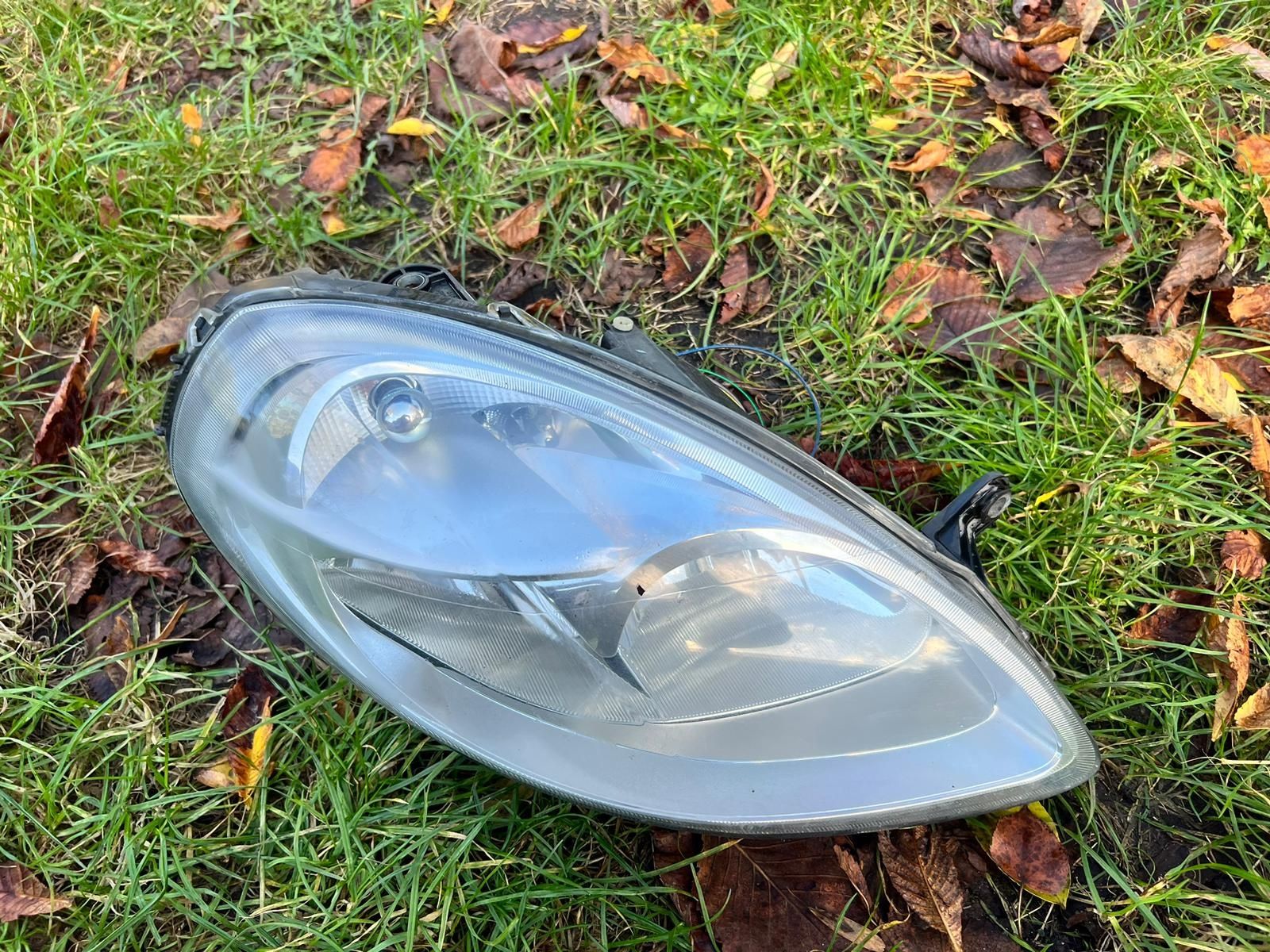 Lancia Ypsilon Lift lampa przód prawa oryginał Igła