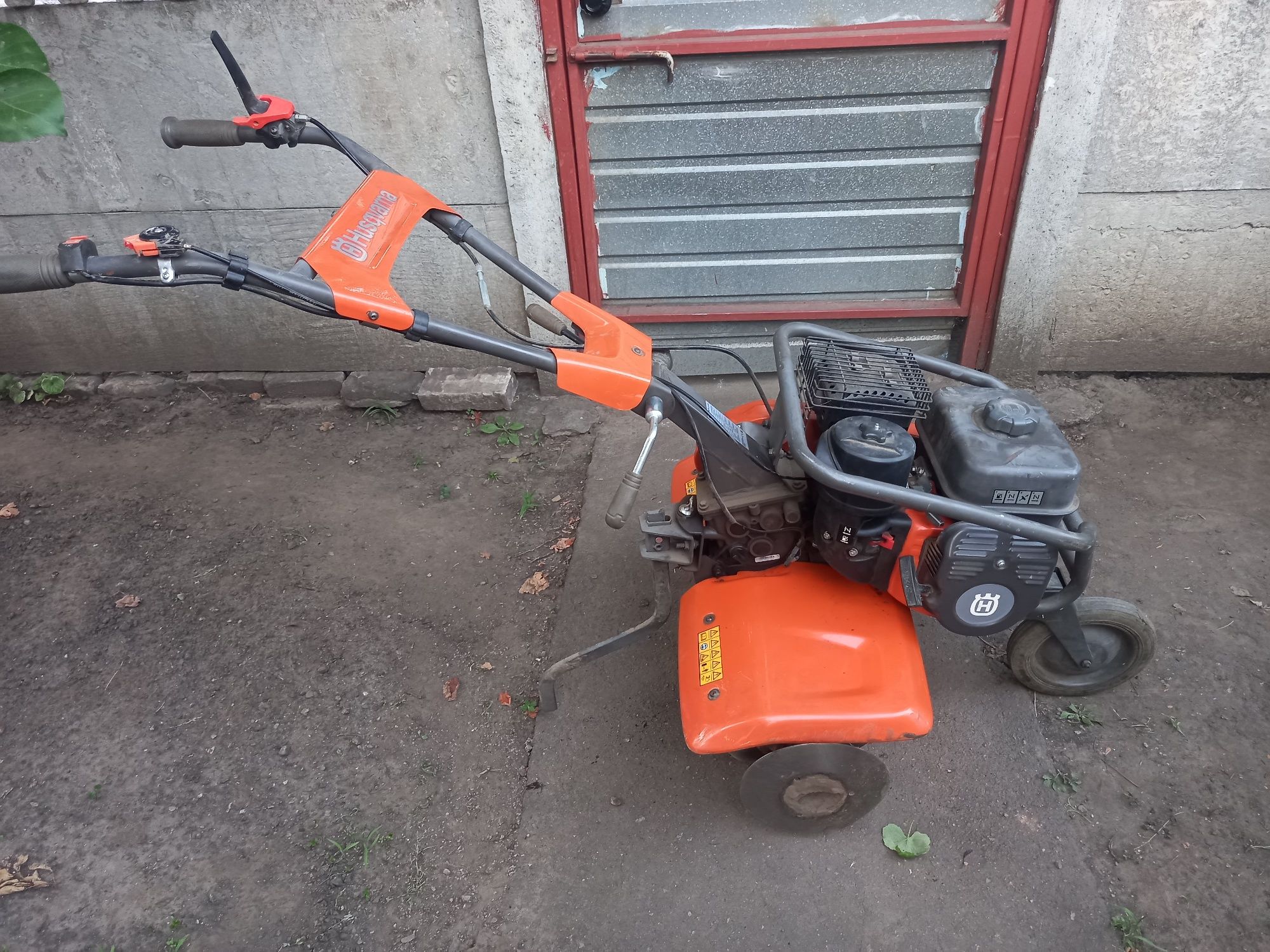 Продам культиватор Husqvarna TF 230