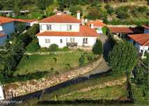 Propriedade com moradia T3 e piscina, Macieira de Cambra