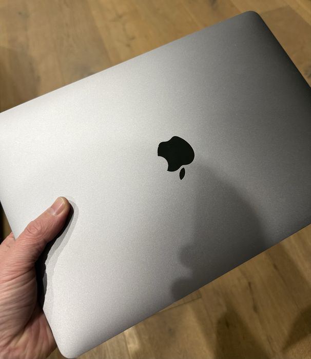 MacBook Pro 2020 i7/16/512 ідеал