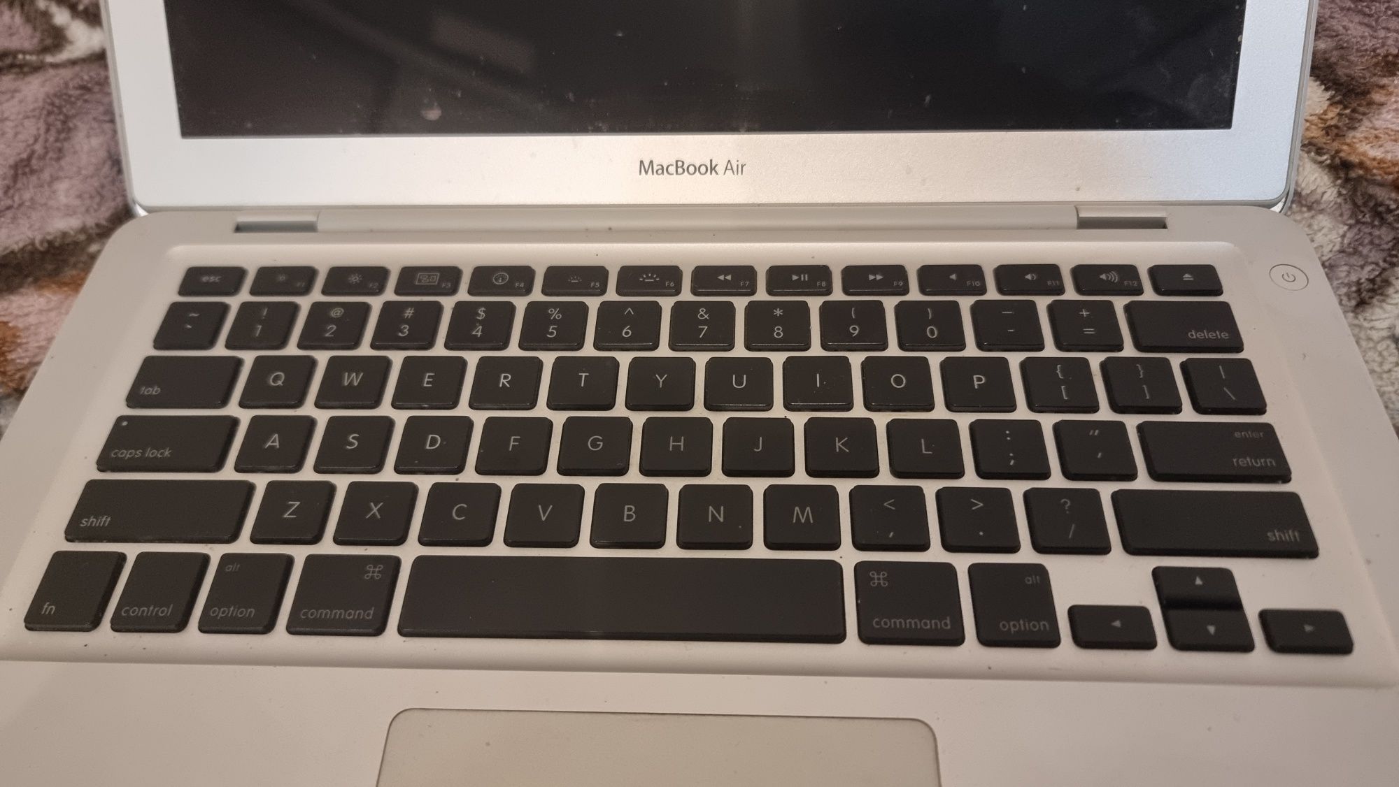 MacBook Air a1245 на запчасти не включается