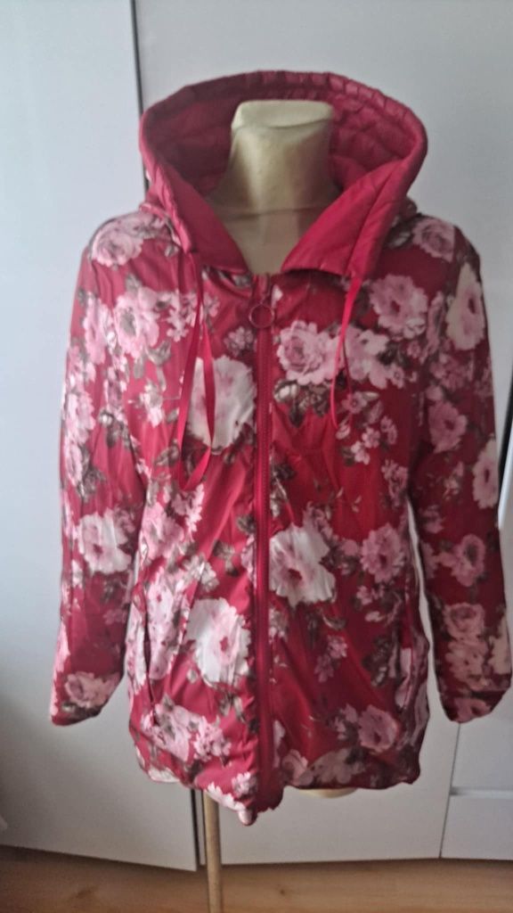 Czerwona/ w kwiaty/ dwustronna pikowana kurtka z kapturem r.L