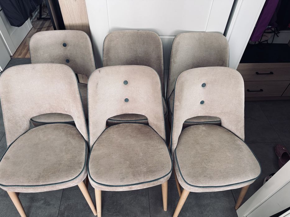 Krzesło krzesła fameg fotel shell tapicerowane taupe bezowe drewniane