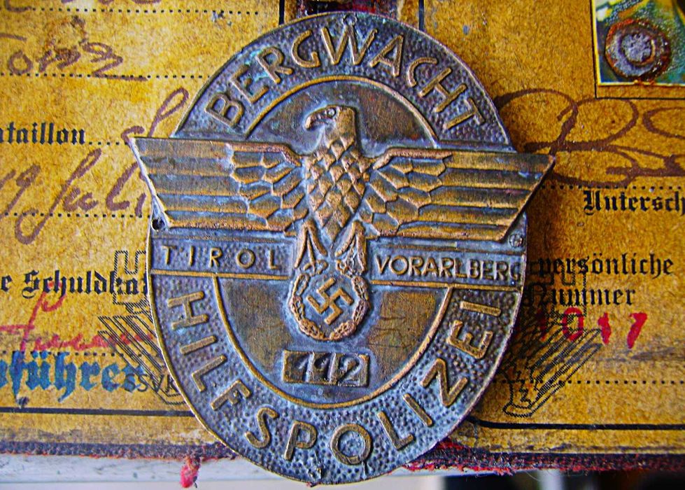 Legitymacja Podoficera 500 Batalion SS 1943r + Odznaki SS nr 112