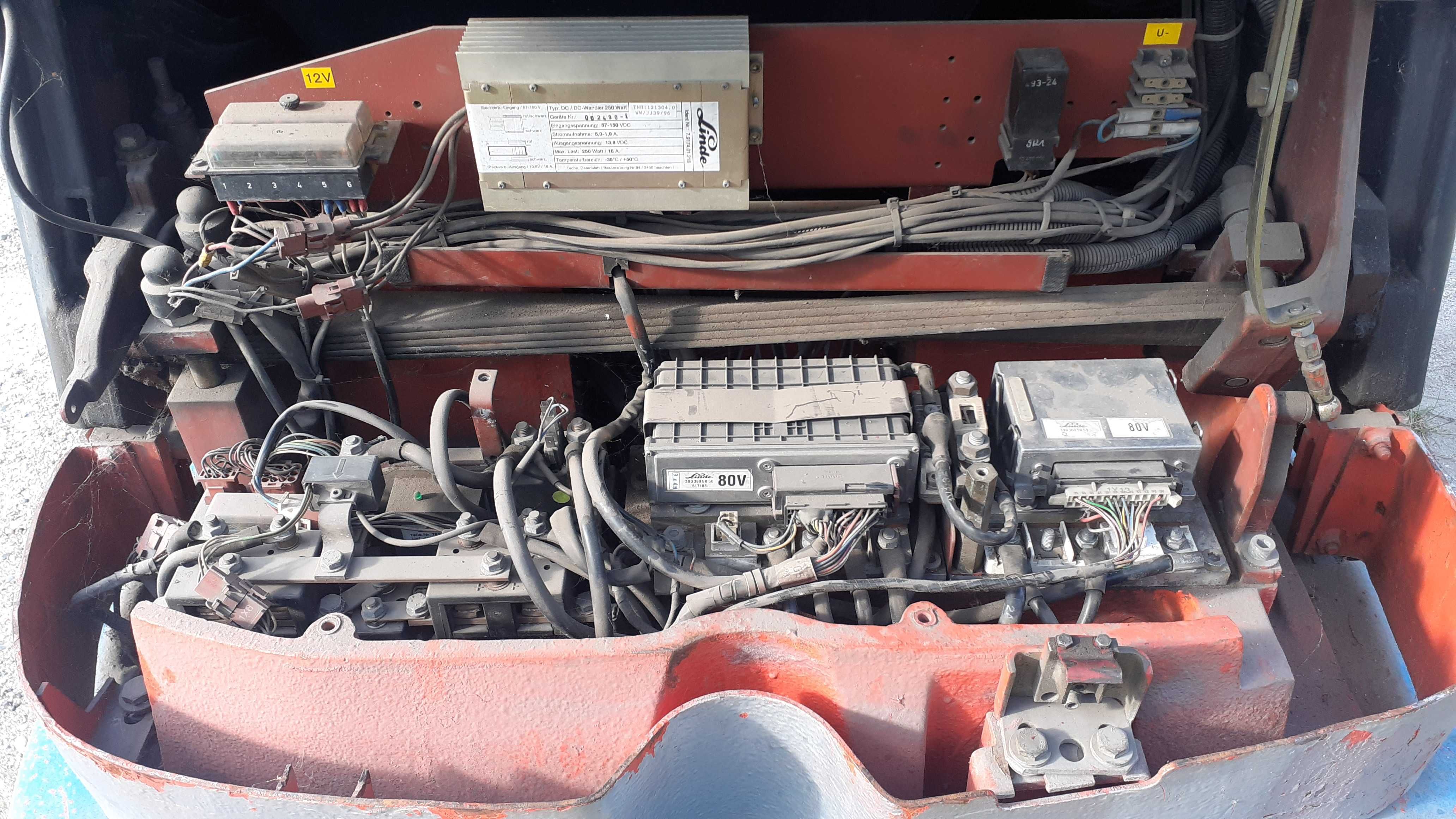 Wózek widłowy Linde E30 3 tonowy  elektryk 80V