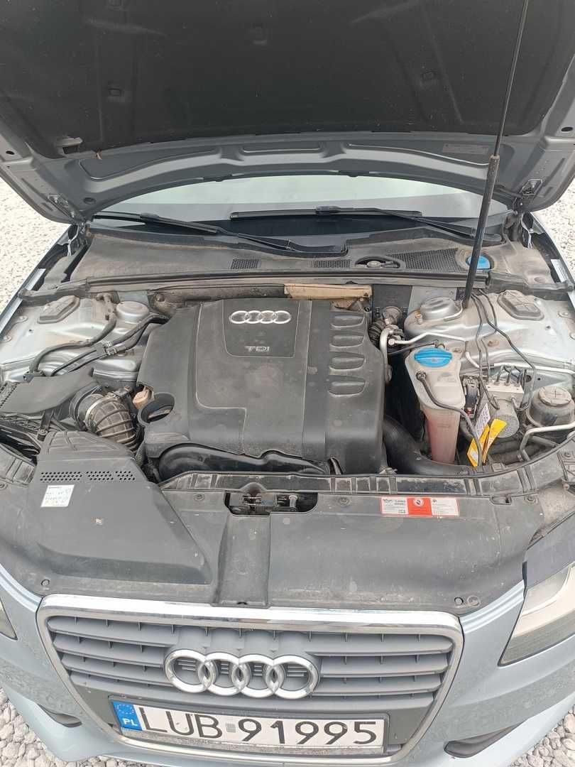 Audi a4b8 * 2.0 Tdi *S-line *2 kpl kół * hak*klima*skrzynia automat*