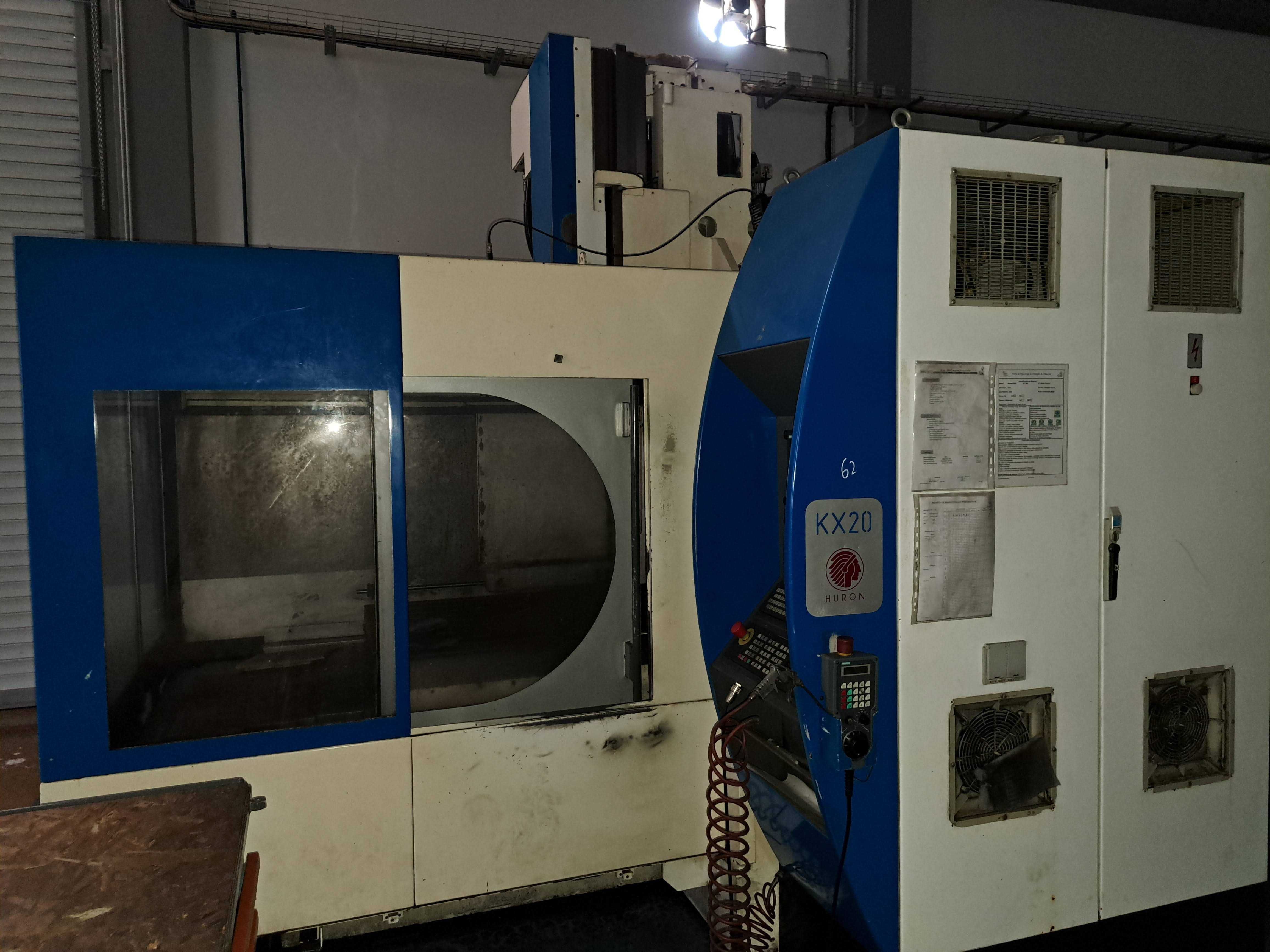 Fresadora CNC HURON KX20