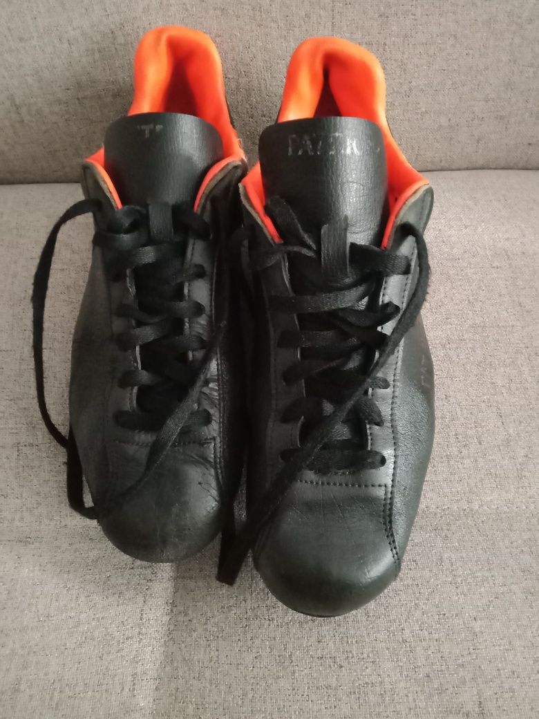 Buty piłkarskie korki piłka marki Patrick rozm 43