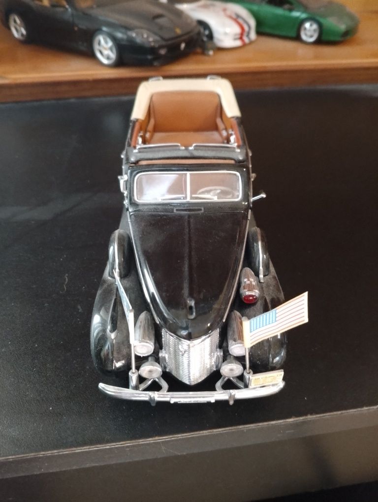 Модель автомобиля.1:24.кадиллак v16