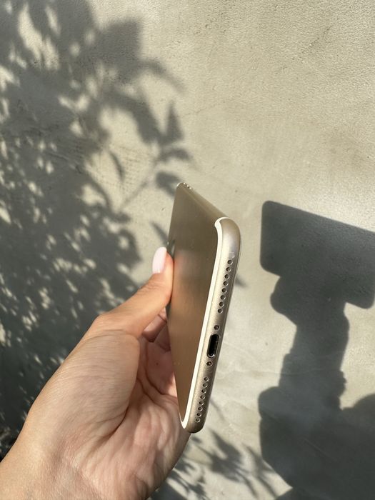 Iphone 7+ на 32г, в золотому кольорі