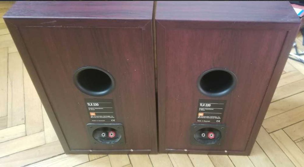 акустика JBL TLX 220