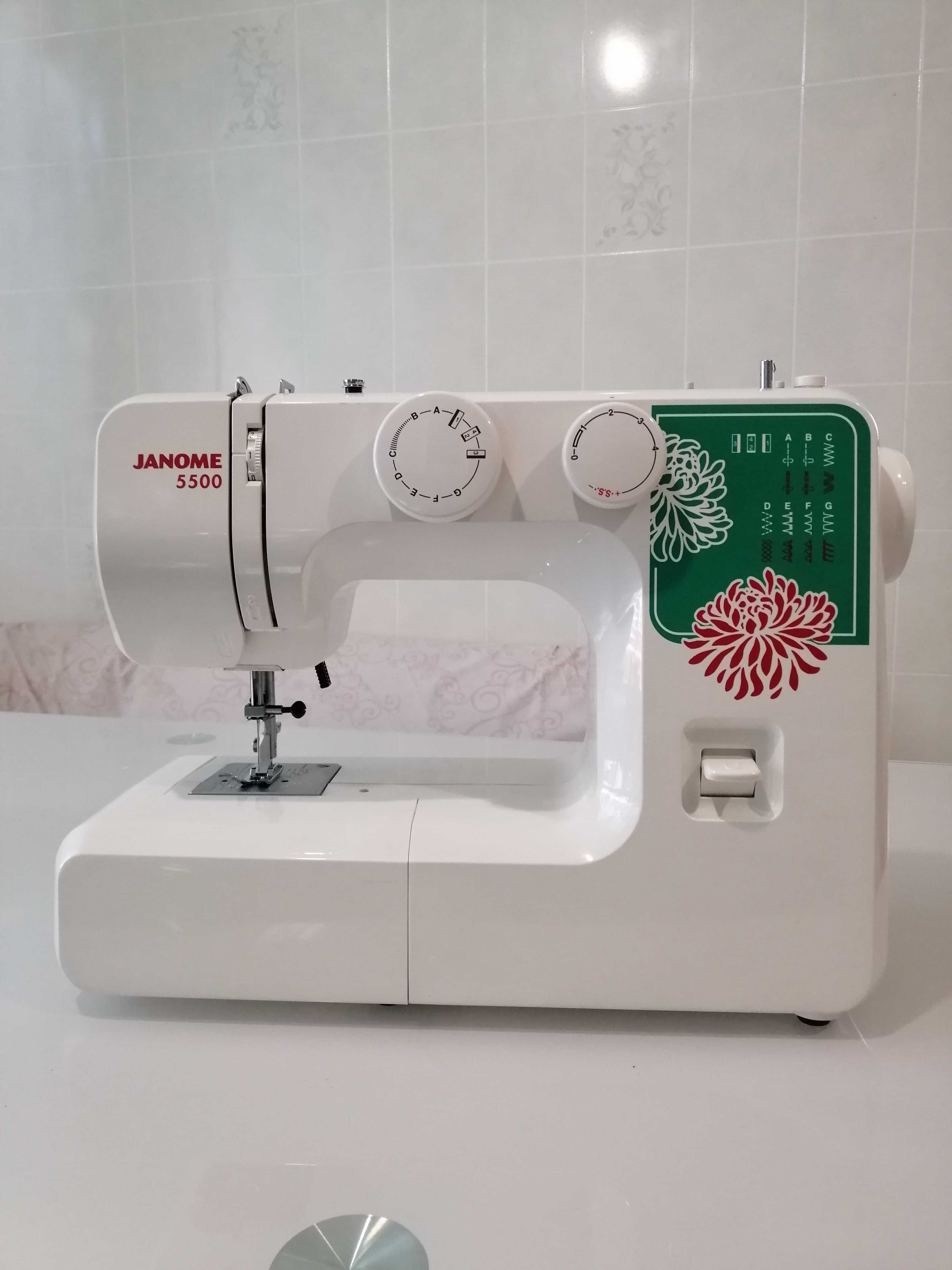 Бытовая швейная машина Janome 5500